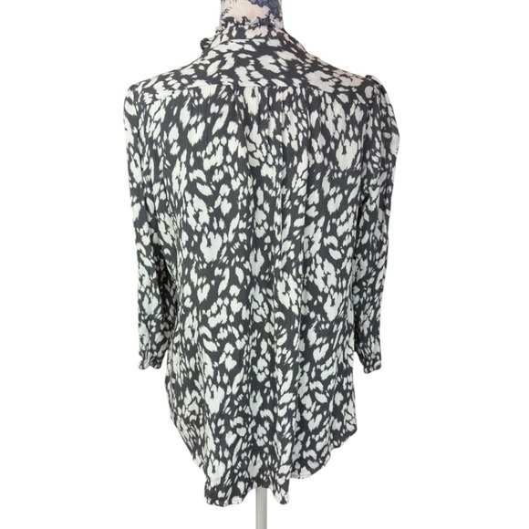 Monday Fun Black & White Abstract Print Blouse – Size L, 100% Rayon - Picture 4 of 7